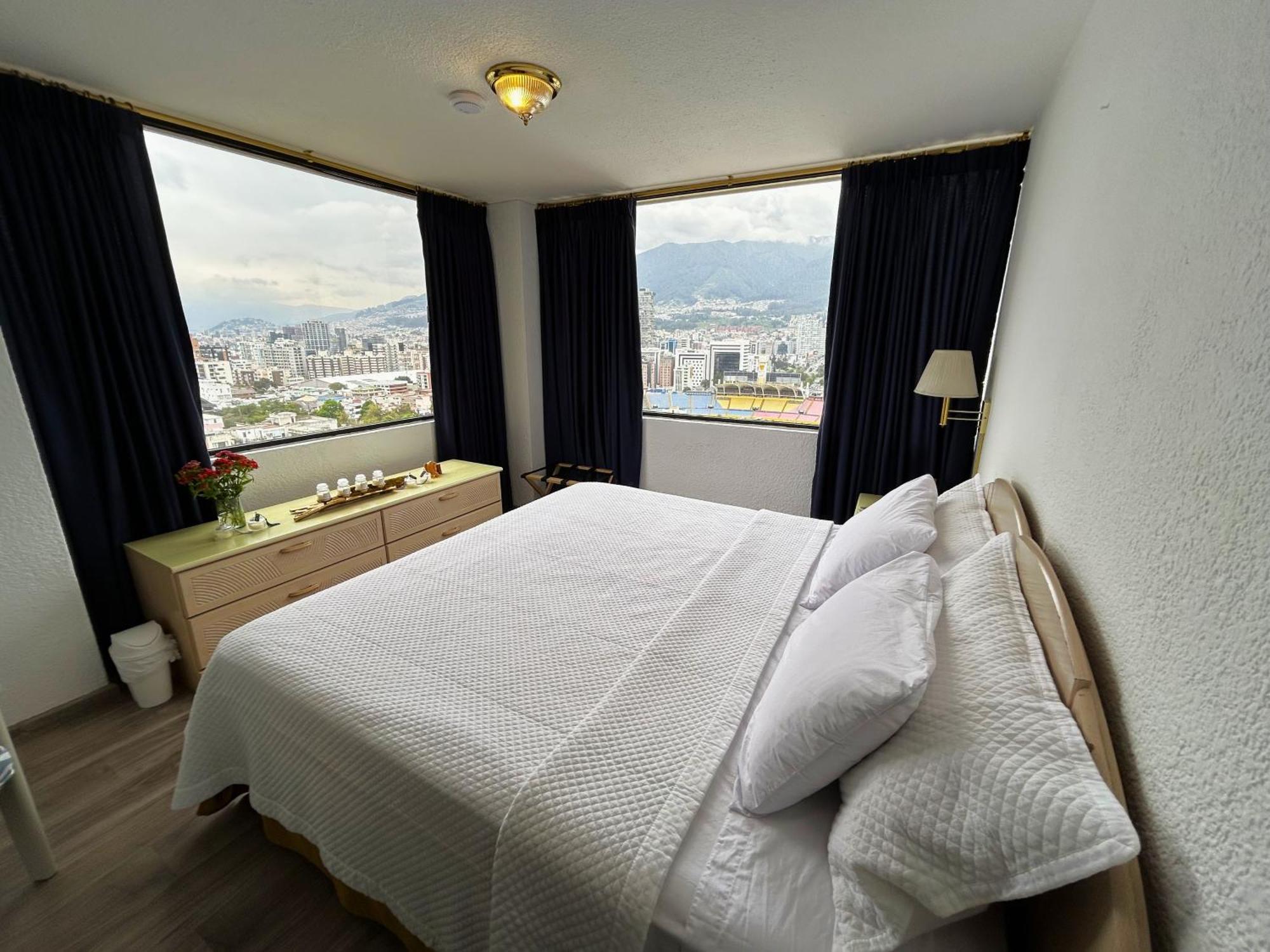 Stanford Suites Hotel Quito Rom bilde