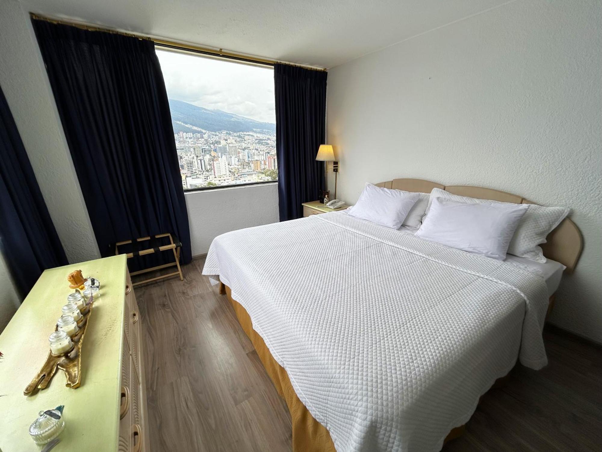 Stanford Suites Hotel Quito Rom bilde